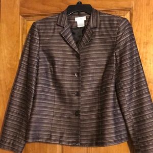 Long sleeve, 4 button blazer